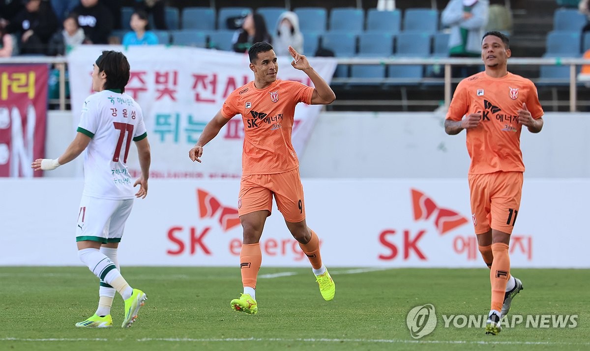 '<b>김학범</b>호' <b>제주</b>, 대전에 3-1 승리…유리 조나탄 'PK 멀티골'