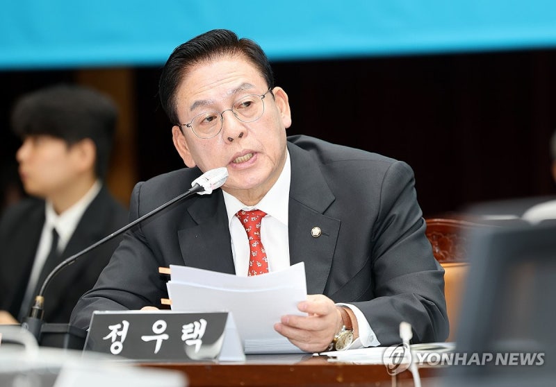 與 '돈봉투 수수 <b>의혹</b>' <b>정우택 공천</b>취소…"국민눈높이 못미쳐"