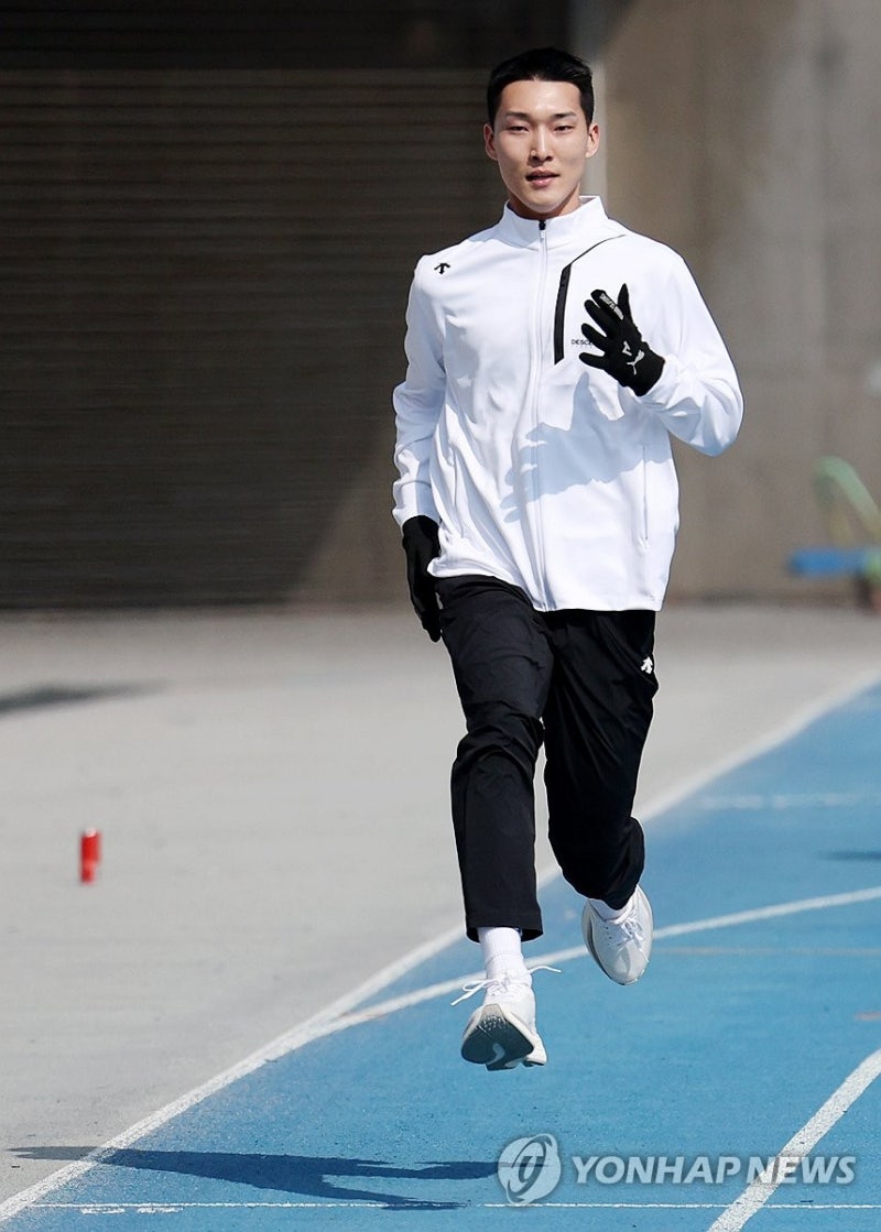 <b>우상혁</b> '파리 <b>올림픽</b> 준비'