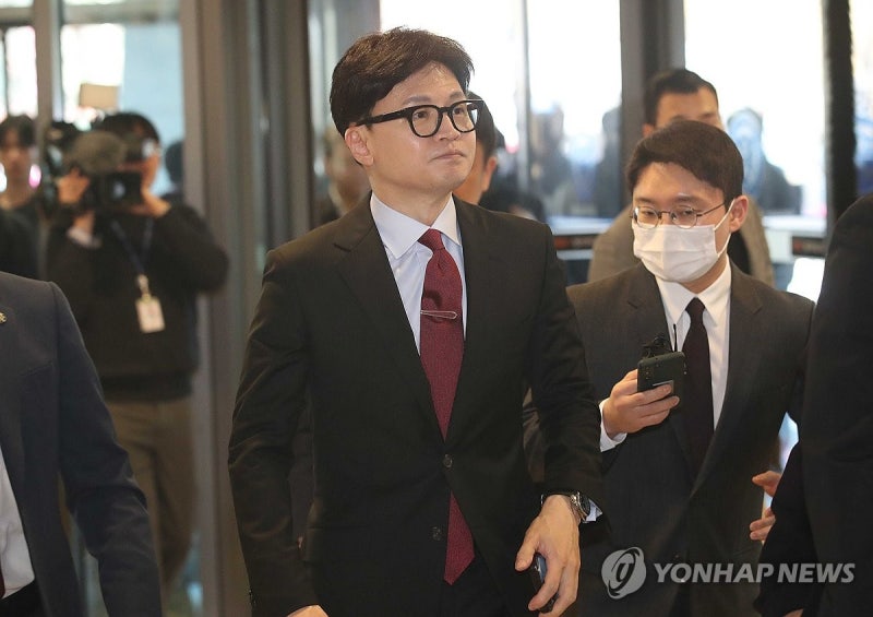 <b>한동훈</b> "<b>정부</b>-<b>의료계</b> 대화 돕겠다…의료계도 대화 준비돼있다 해"