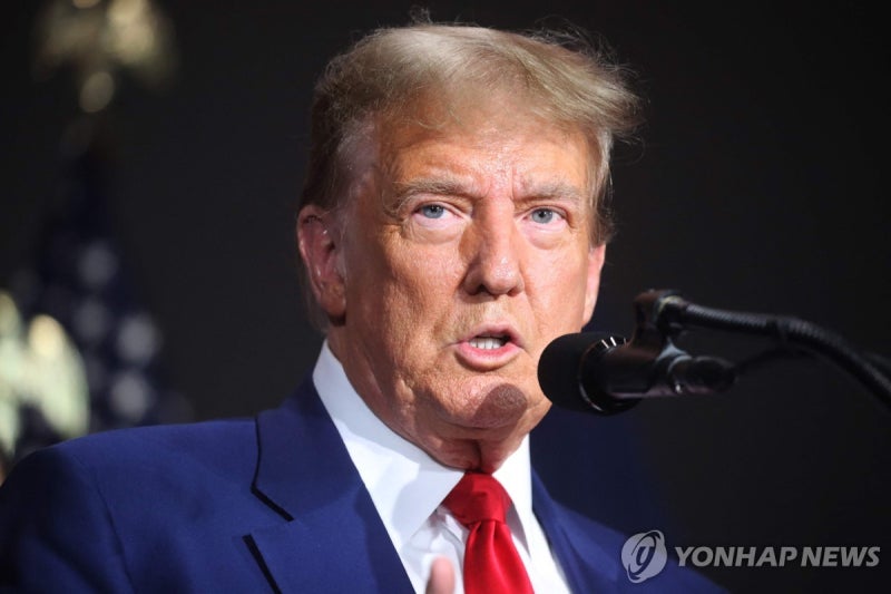 <b>트럼프</b> "<b>전기차</b>는 다 중국이 만들 것…임기 첫날 <b>보조금</b> 폐기"