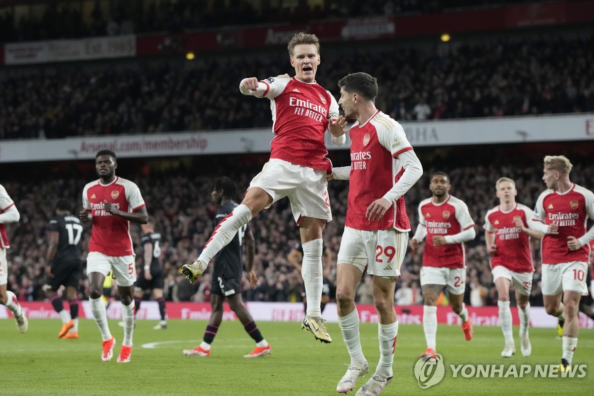 <b>아스널</b> EPL <b>선두</b> 복귀…<b>맨시티</b>도 승전고 울리고 1점 차 추격