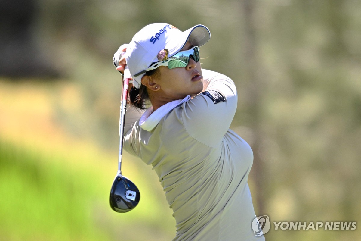 <b>김세영</b>, LPGA투어 T-<b>모바일</b> 매치플레이 첫날 66타…단독 <b>선두</b>(종합)