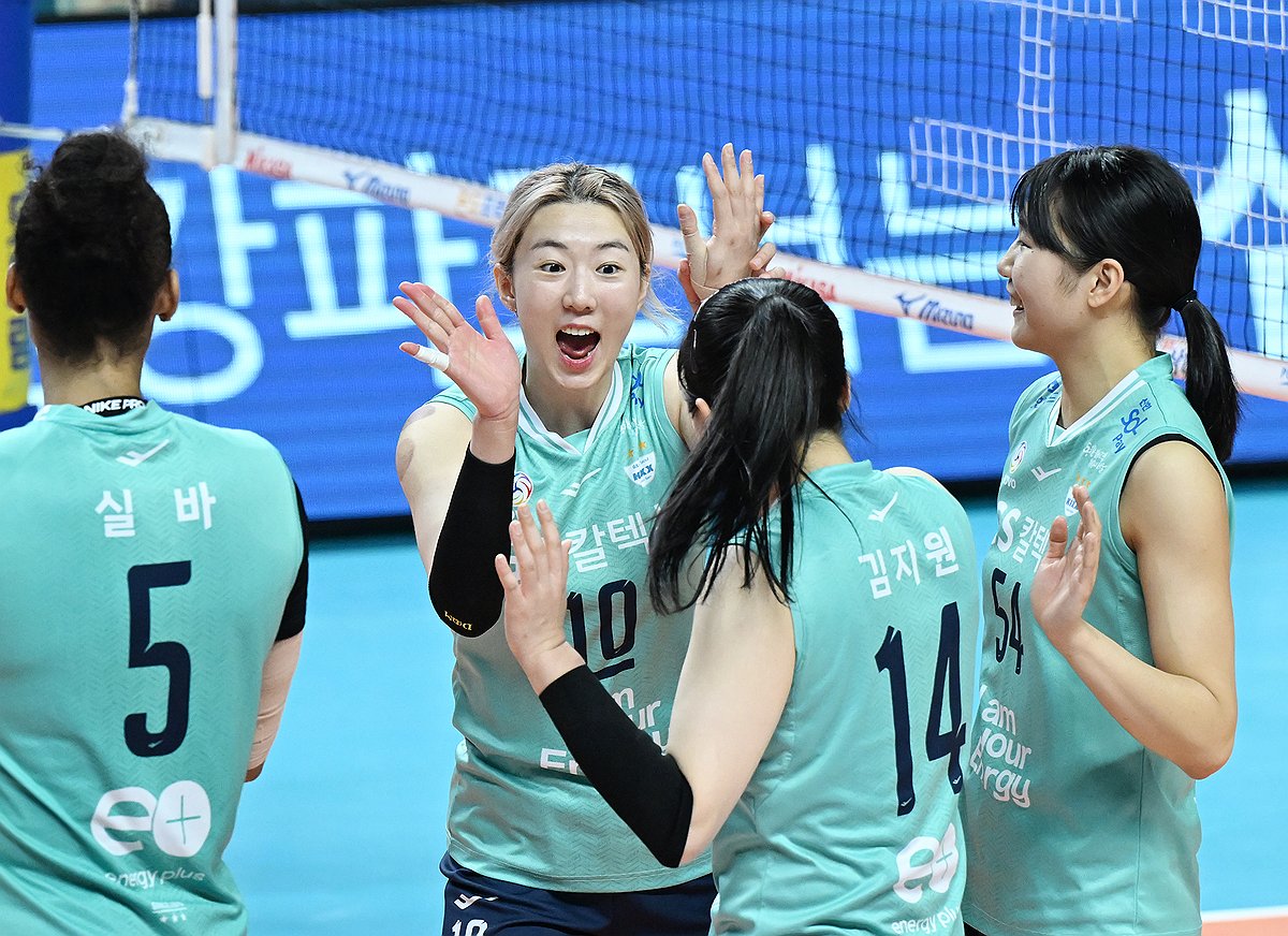 강소휘·<b>이소영</b> '쏘쏘자매'는 어디로…여자배구 FA 시장 열렸다