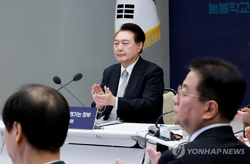 尹 지지율 38%…'총선 지역구 투표' 국민의힘 39%, 민주 37%[NBS<b>조사</b>]