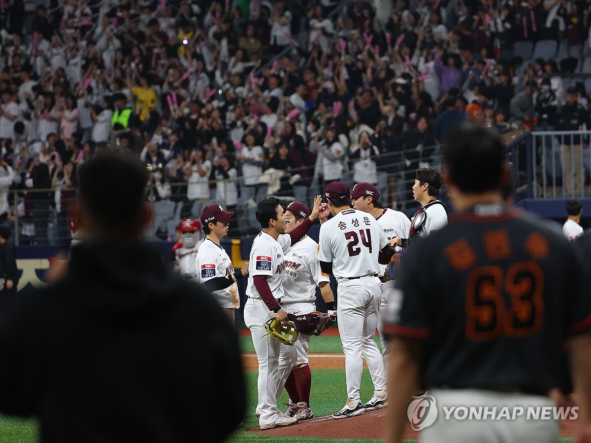 못말리는 키움, 파죽의 6연승…잘 나가는 <b>한화</b> 또 꺾었다