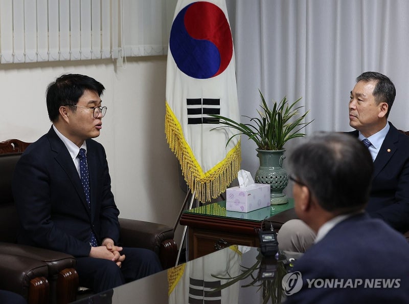 천도교 찾은 <b>임현택</b> 의협 회장 <b>당선인</b>