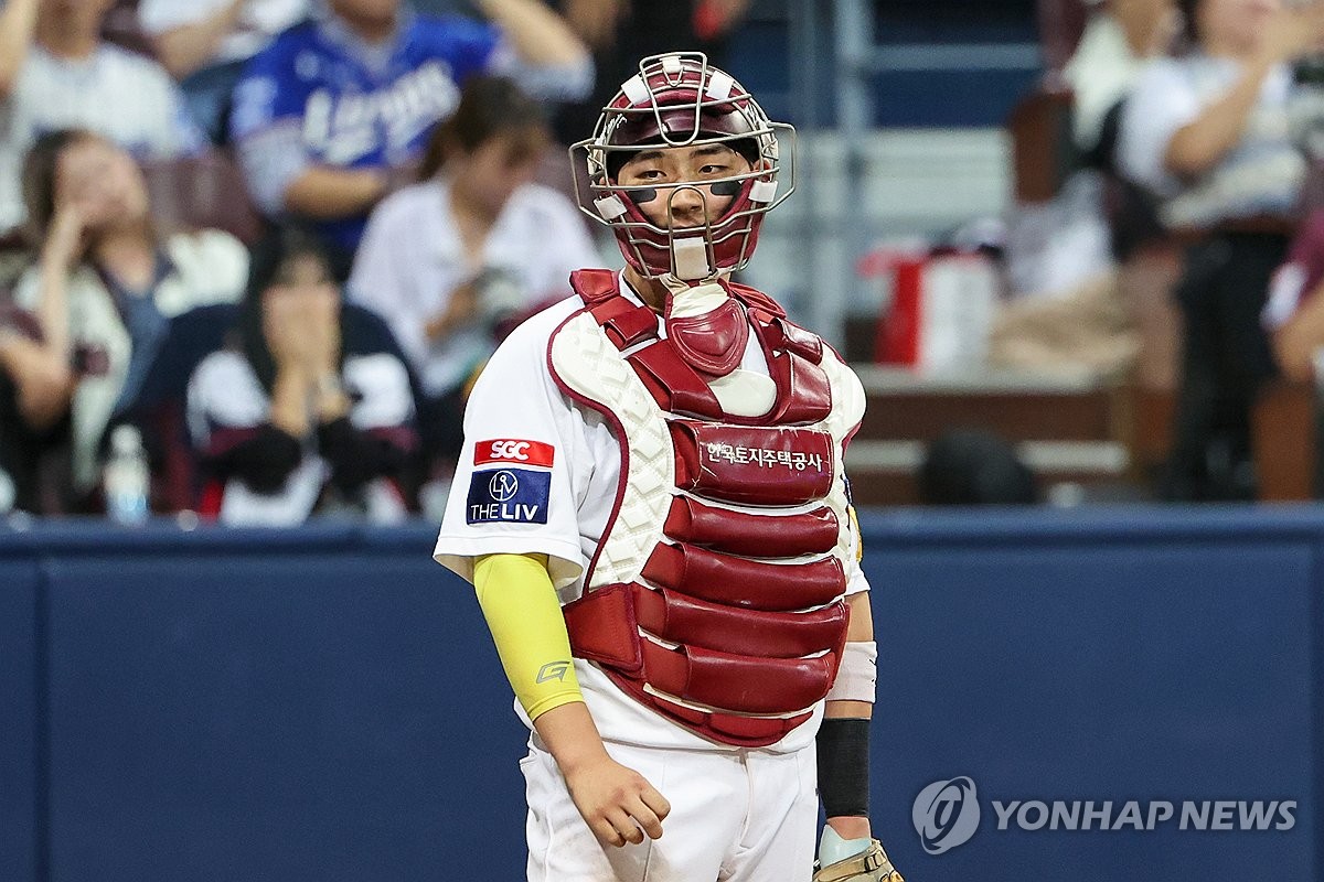 '국가대표 <b>포수</b>' <b>키움</b> <b>김동헌</b>, 팔꿈치 인대 완전 파열 진단