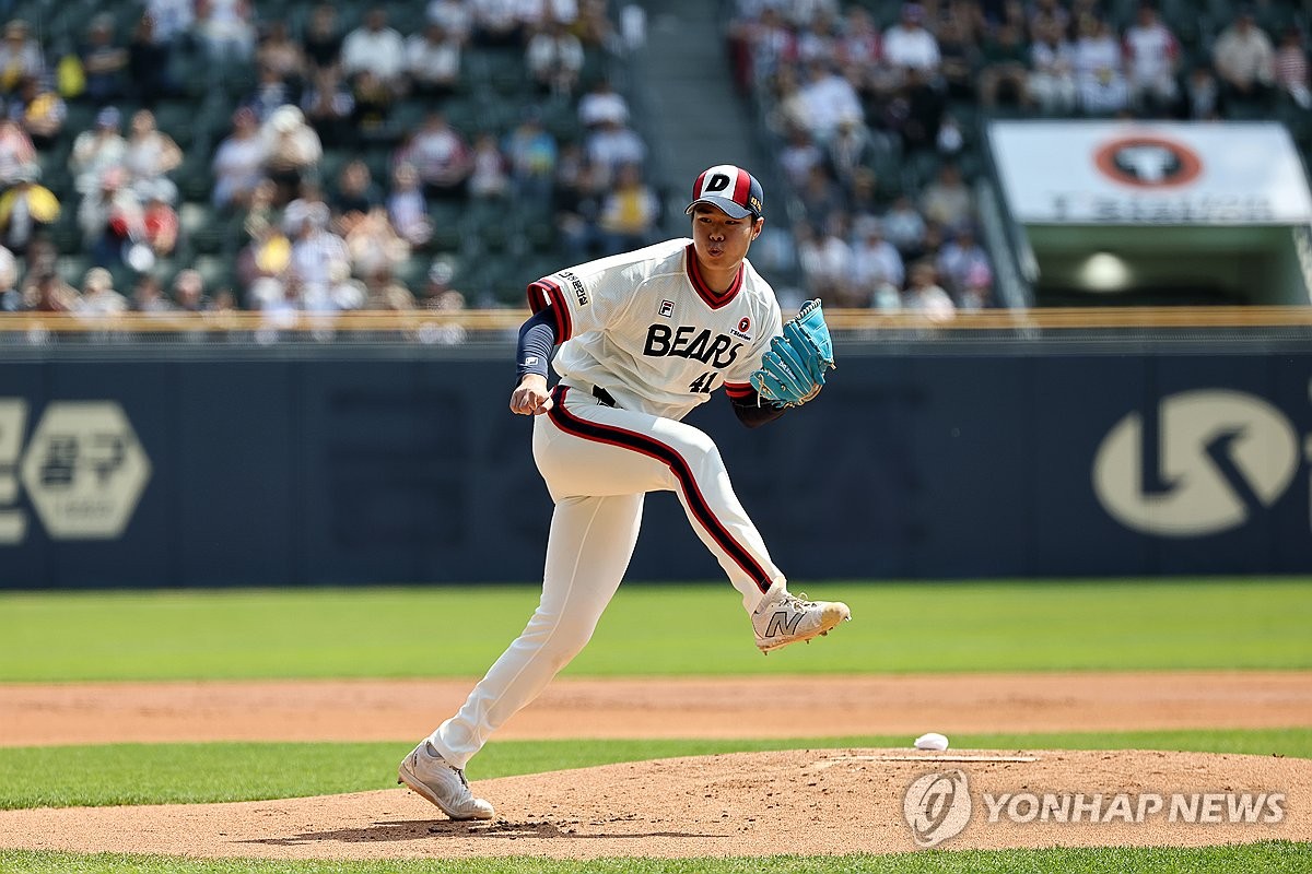 역투하는 <b>두산</b> 선발 <b>김동주</b>