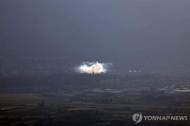 헤즈볼라의 로켓 공격을 받은 이스라엘 북부 국경마을
[EPA 연합뉴스자료사진. 재판매 및 DB 금지]