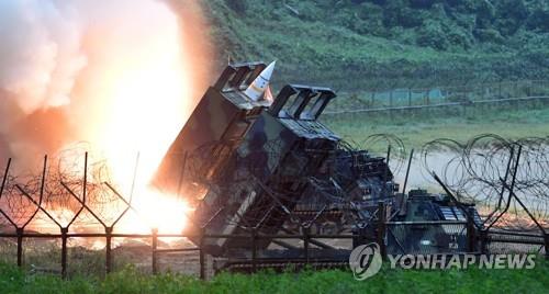 2017년 주한미군이 시험 발사한 에이태큼스 미사일 
[연합뉴스 자료사진]