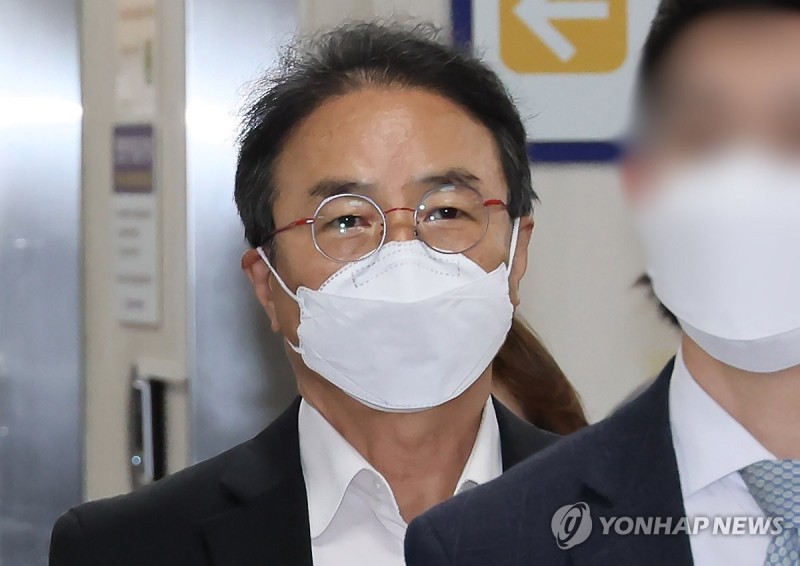 검찰, '강제추행 혐의' <b>김명곤</b> 전 <b>장관</b>에 징역 1년 구형