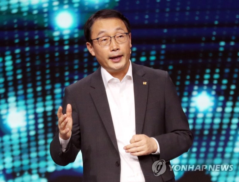 검찰, 'KT 일감 <b>몰아주기</b>' <b>구현모</b> 전 대표 소환