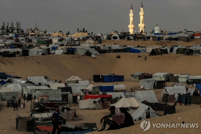피란민을 수용하는 가자지구 최남단 도시 라파의 텐트촌
[AFP 연합뉴스. 재판매 및 DB 금지]