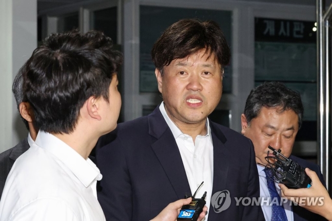 이재명 측근' 김용, 보석으로 석방…법정구속 160일만
[연합뉴스 자료사진]