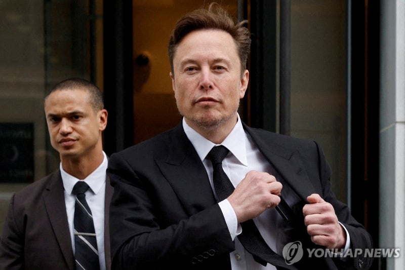 로이터 "美 검찰, <b>테슬라</b> 오토파일럿 '사기' 혐의 수사중"