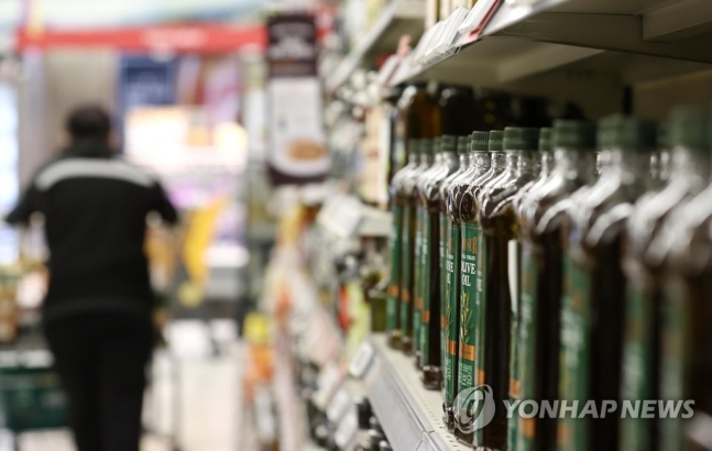 올리브유 판매대 [연합뉴스 자료 사진]