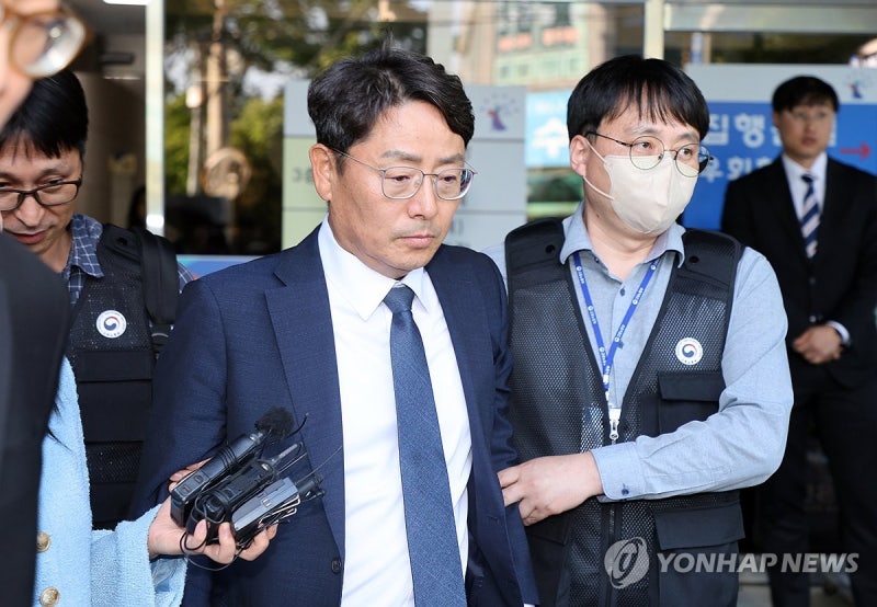 영장심사 마친 <b>김철희 세아베스틸 대표</b>