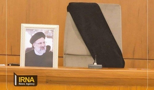 이란 내각회의에 놓여진 에브라힘 라이시 대통령의 사진
[IRNA통신 제공. 재판매 및 DB 금지]