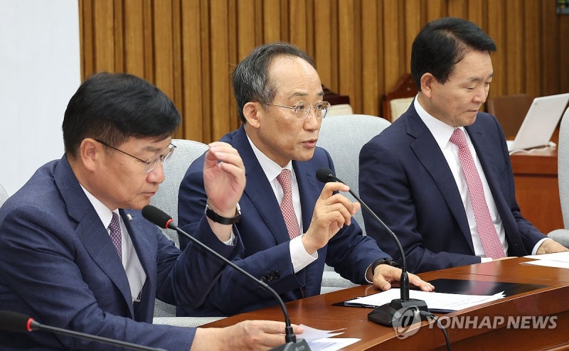 與, '특검 부결' 표 단속 총력전…안철수·<b>유의동</b>·김웅 "찬성"(종합)