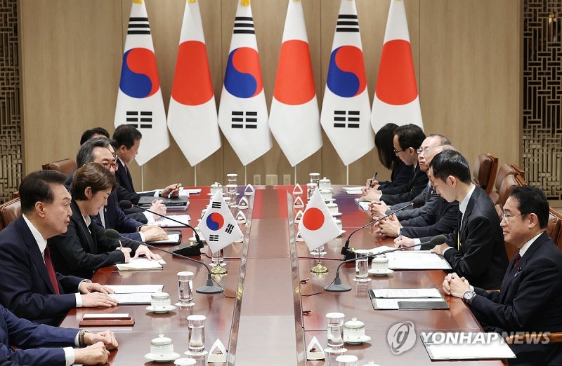 尹, <b>라인사태</b>에 "한일관계와 <b>별개</b>" 기시다 "정부간 긴밀히 소통할것"