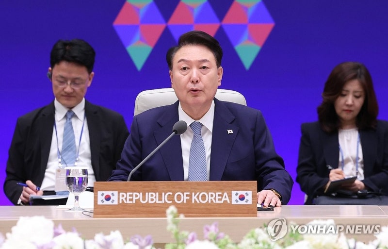 尹<b>대통령</b> "굳건한 3국협력으로 외연 확장 기대"