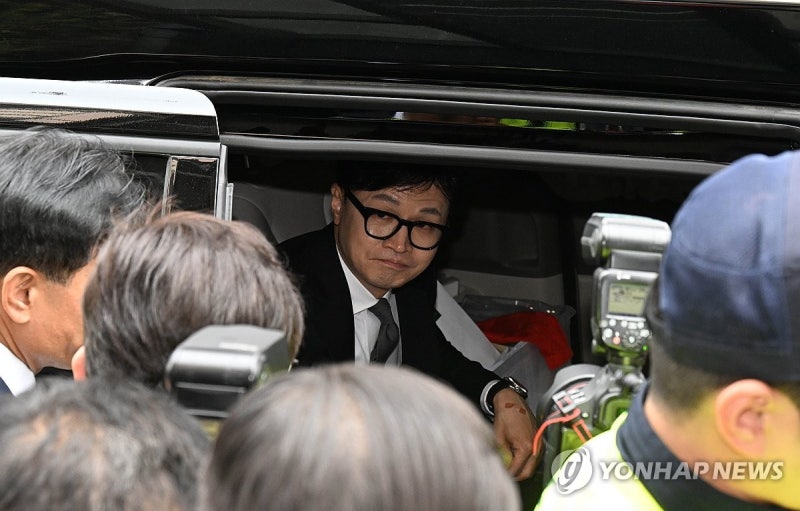 <b>한동훈</b> "난 싸울 줄 아는 사람…나라를 위해 해야 하면 한다"
