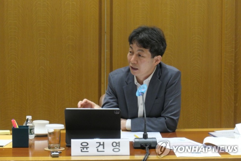 윤건영 