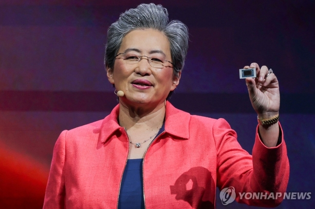 개회사 하는 리사 수 AMD CEO
(타이베이 로이터=연합뉴스) 리사 수 AMD 최고경영자(CEO)가 3일 대만 타이베이에서 열린 컴퓨텍스 포럼에서 개회사를 하고 있다. 리사 수는 대만계 미국인이다. 2024.06.