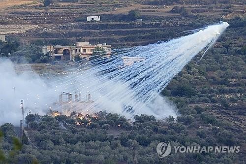 "<b>이스라엘</b>, <b>레바논 주택가</b>에도 '악마의 무기' 백린탄 투하"