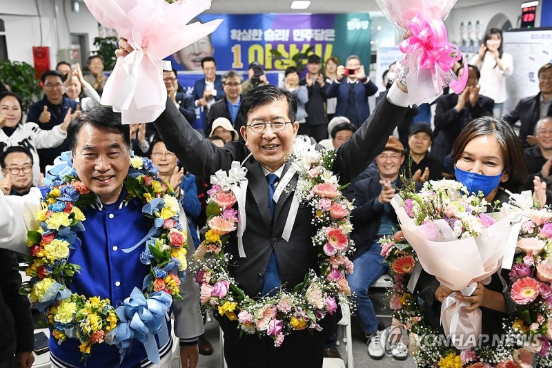 <b>경찰</b>, '재산 축소 신고 의혹' <b>이상식</b> 의원 <b>압수수색</b>