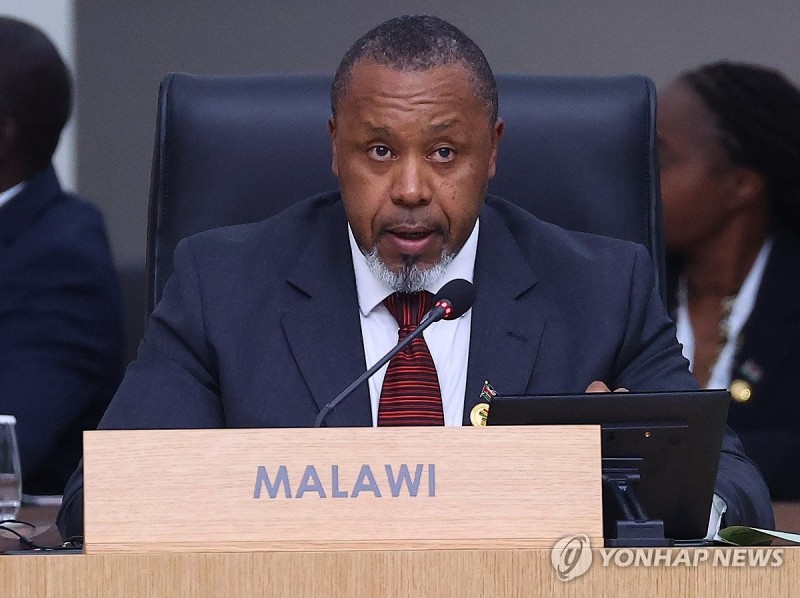 "<b>말라위</b> 실종 <b>군용기</b> 발견…<b>부통령</b> 등 탑승자 10명 전원 사망"(종합)