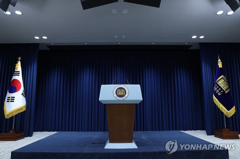 <b>대통령실</b> "<b>푸틴</b>, <b>며칠</b> 내 북한 방문"