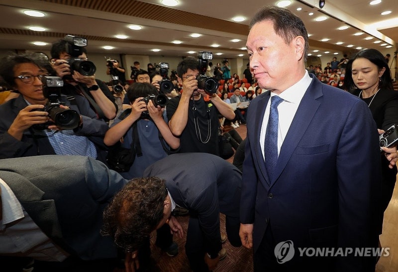 <b>최태원</b> 이혼 2심 재판부, <b>판결문 수정</b>…'1.3조 분할'은 유지(종합)