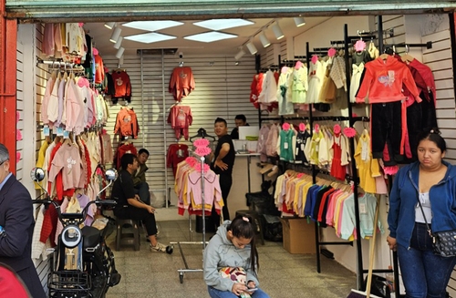멕시코시티 역사 지구 내 센트로 지역에 있는 중국 상인 가게
[촬영 이재림 특파원]