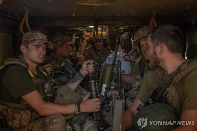전선에 투입된 우크라 병사들
[AFP 연합뉴스 자료사진. 재판매 및 DB 금지]