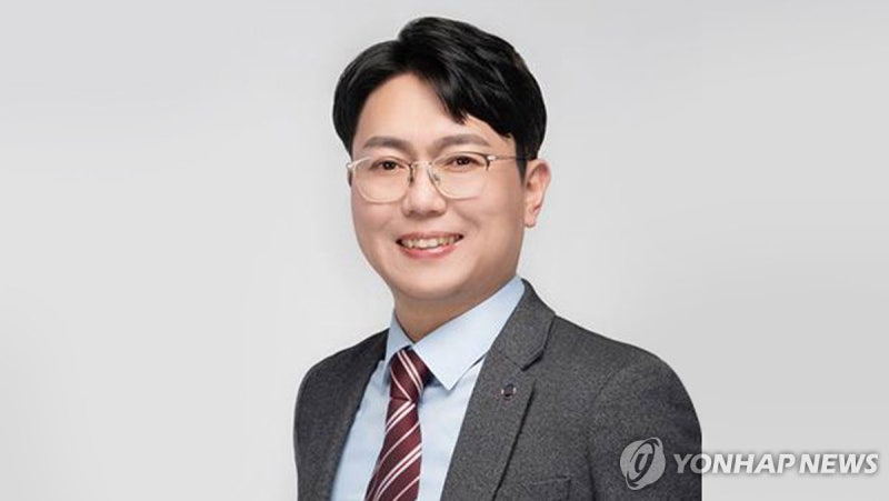 '제자에 부적절 <b>편지</b>' <b>교총</b> 신임회장, 당선 일주일 만에 사퇴