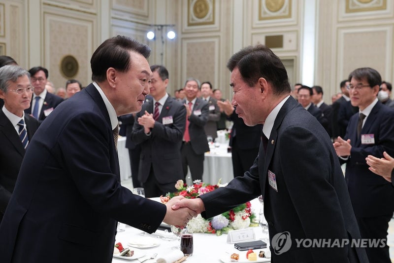 김진표 "尹, '<b>이태원</b>참사 조작가능성' 언급"…<b>대통령</b>실 "멋대로 왜곡"(종합)