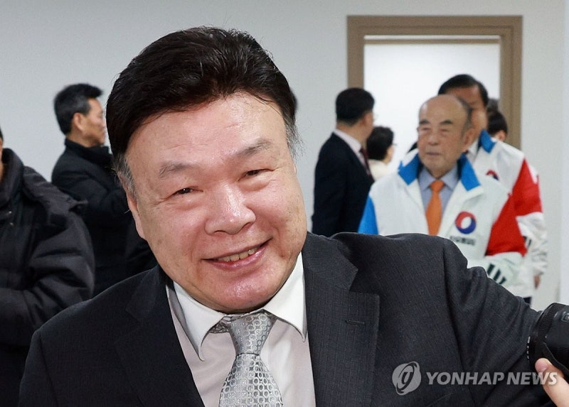 尹, 파나마 <b>대통령</b> 취임식에 '복싱 전설' <b>홍수환</b> 특사 <b>파견</b>