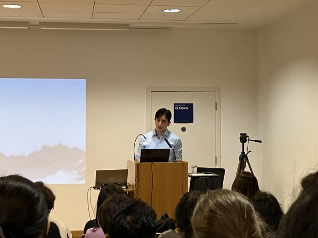 제1회 '옥스퍼드 한국문학 페스티벌'에서 강연하는 차인표[주영한국문화원 제공. 재판매 및 DB 금지]