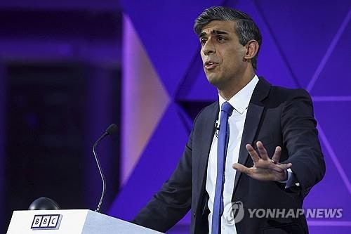 수낵 英총리 <b>총선패배 인정</b> "죄송하다…결과 책임질 것"