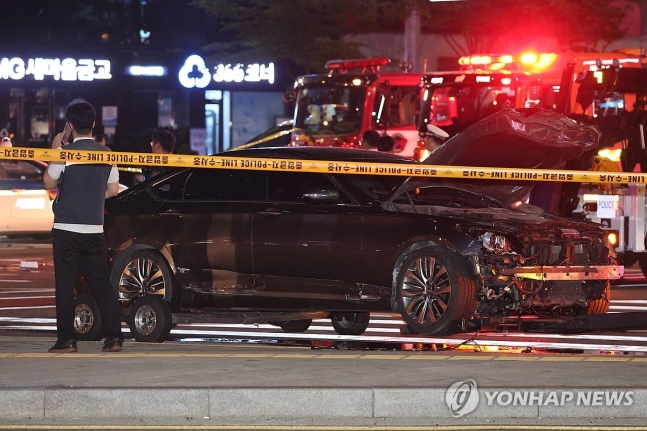시청역 인근 대형교통사고로 완전히 파괴된 차량
[연합뉴스 자료사진]