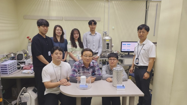 Research team at the Korea Atomic Energy Research Institute that developed nuclear battery [Provided by Korea Atomic Energy Research Institute. Redistribution and DB prohibition]