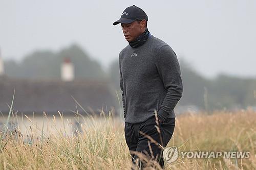 <b>송영한</b>, <b>디오픈</b> 골프 첫날 공동18위…우즈는 8오버파