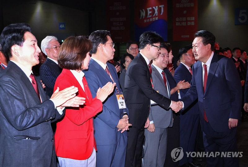 <b>대통령실</b>, 與 전대출마자 초청<b>만찬</b>에 "<b>대화합</b>의 <b>만찬</b>"