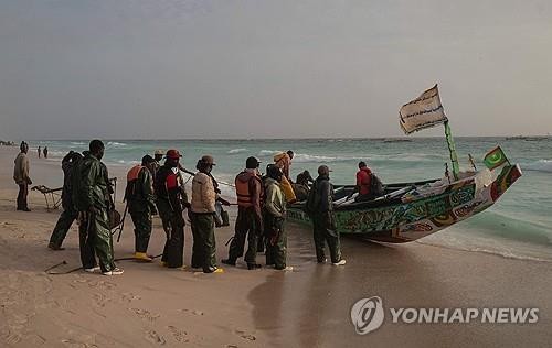 모리타니 앞바다서 난민선 전복…15명 사망, 190여명 실종