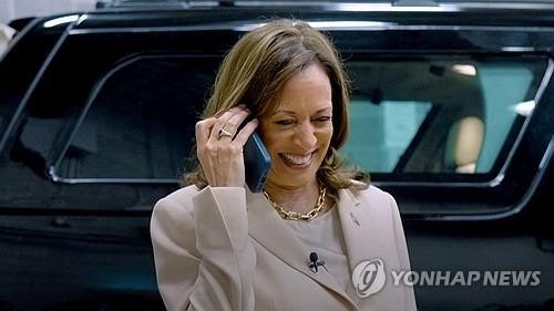 '마지막 퍼즐' <b>오바마</b>, <b>해리스 지지</b>…후보 확정 '쐐기'