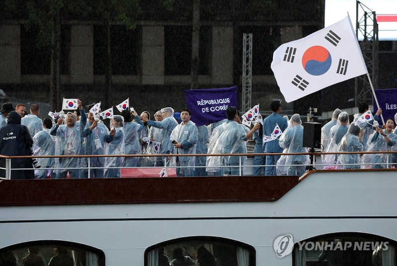 [올림픽] 바흐 IOC<b>위원장</b> "윤 <b>대통령</b>에 개회식 사고 사과하겠다"