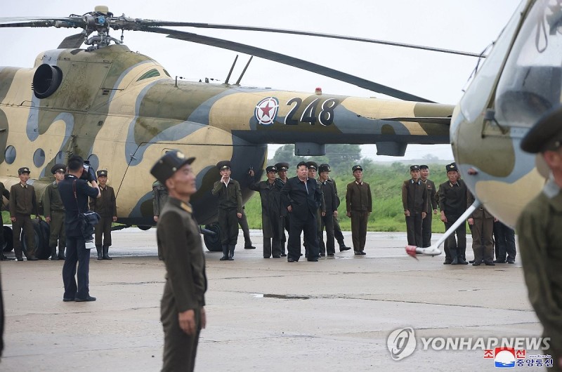 <b>김정은</b>, 신의주·의주군 수해 현장 방문 지휘