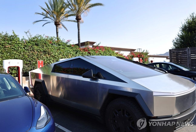 Tesla charging station in California, USA
[AFP News Agency Photo. Redistribution and DB prohibition]